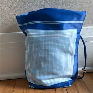 La Mer Blue Tote Bag with Durable Design